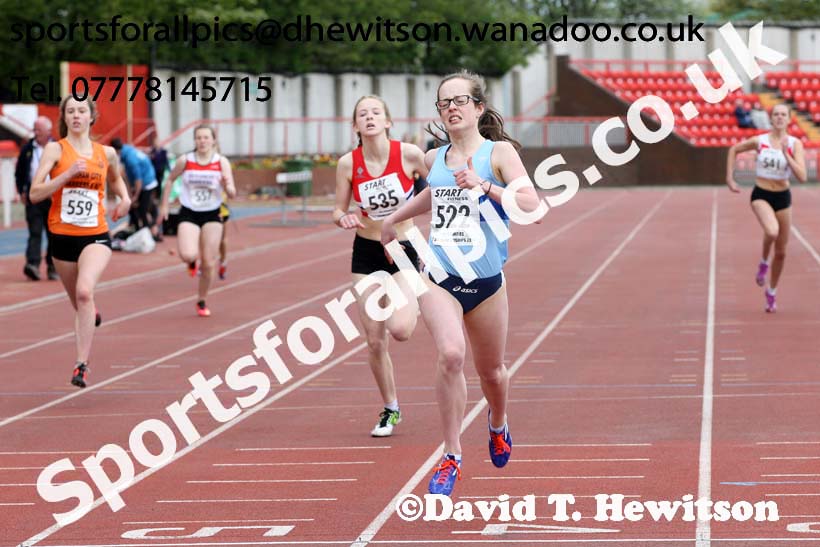 Womens under-17s 300 metres, North Eastern Track and Field Champs, Gateshead Stadium. Photo: David T. Hewitson/Sports for All Pics